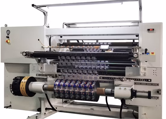 Bon prix Machine de découpe de film d'estampage à chaud de film plastique Machine de découpe et de refendage de film stratifié PE PVC BOPP Machine de découpe et de rembobinage de film